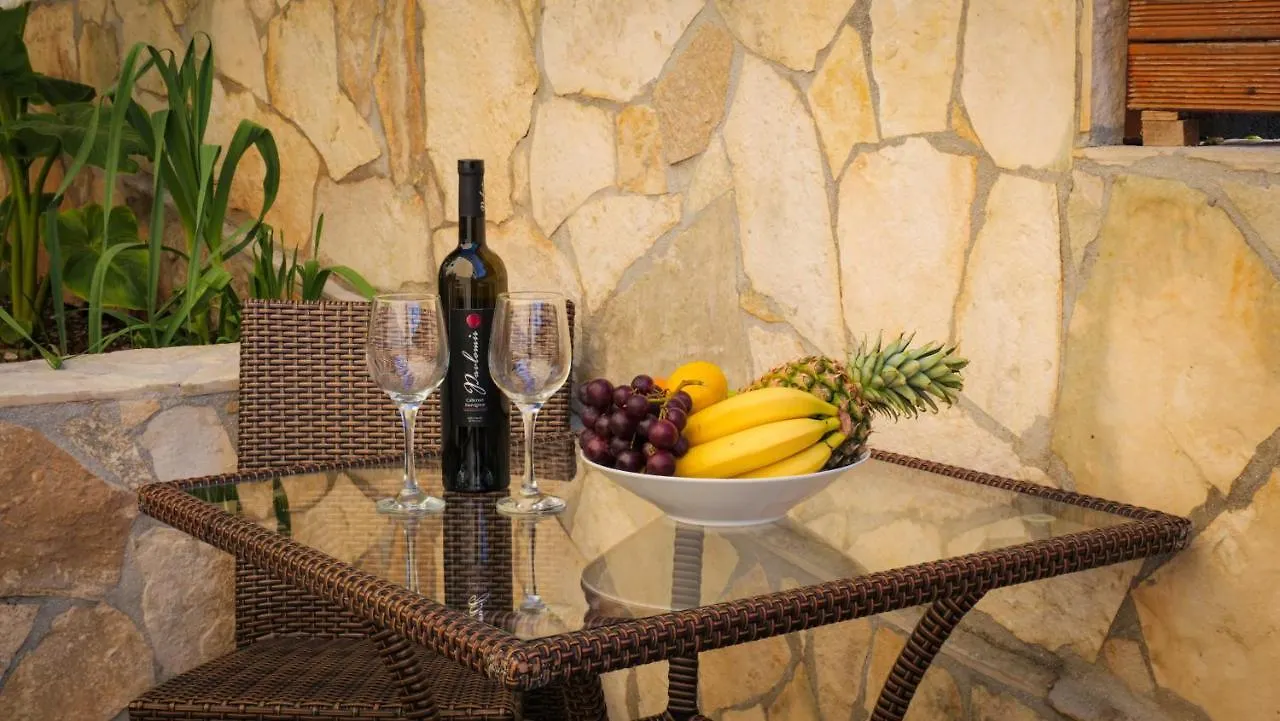 Peaceful & Sunny Apartments Trogir