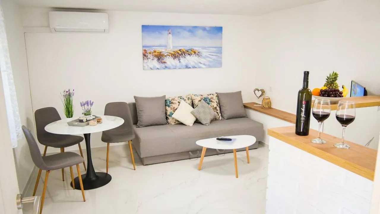 Peaceful & Sunny Apartments Trogir