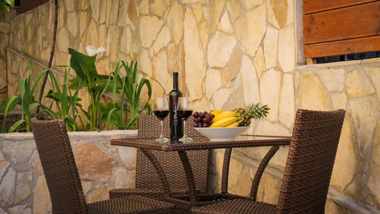 Peaceful & Sunny Apartments Trogir