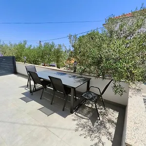 Eva 2 Trogir